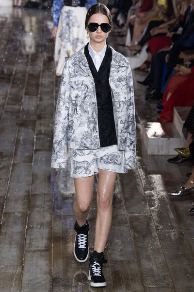 Look 42